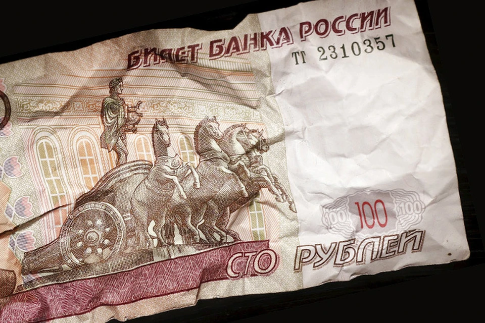 За месяц рубль обесценился больше, чем на 10%, за 3 месяца – почти на 25%, за 7 месяцев – на 55%.