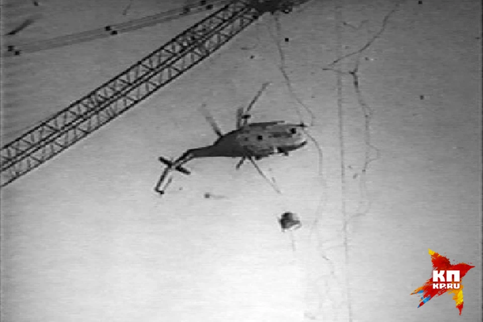 Момент падения вертолета на ЧАЭС 2 октября 1986 года. Фото: архив Валерия Новикова, Западно-Сибирская студия кинохроники