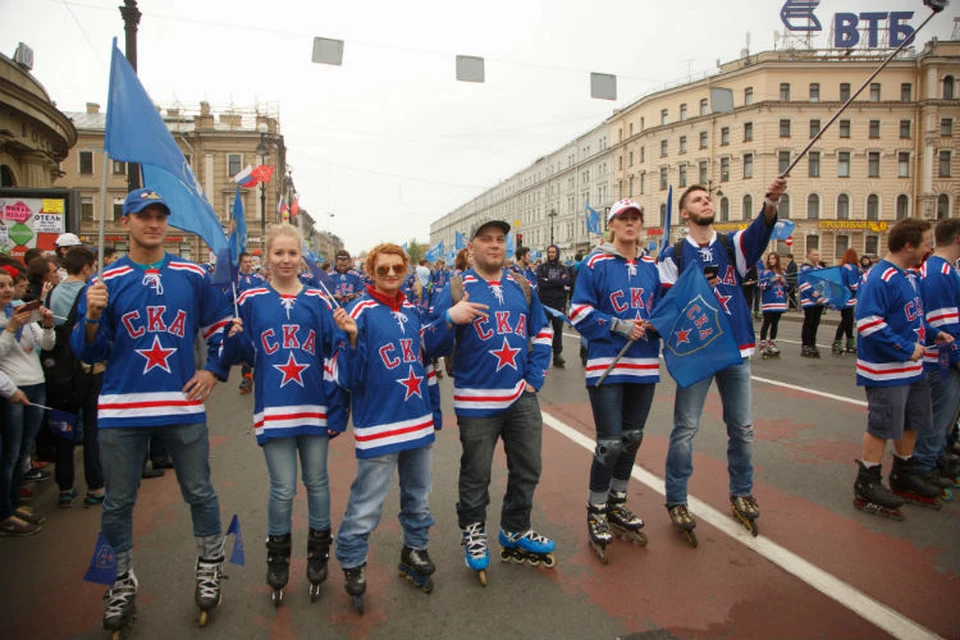 Болельщики СКА на Невском проспекте