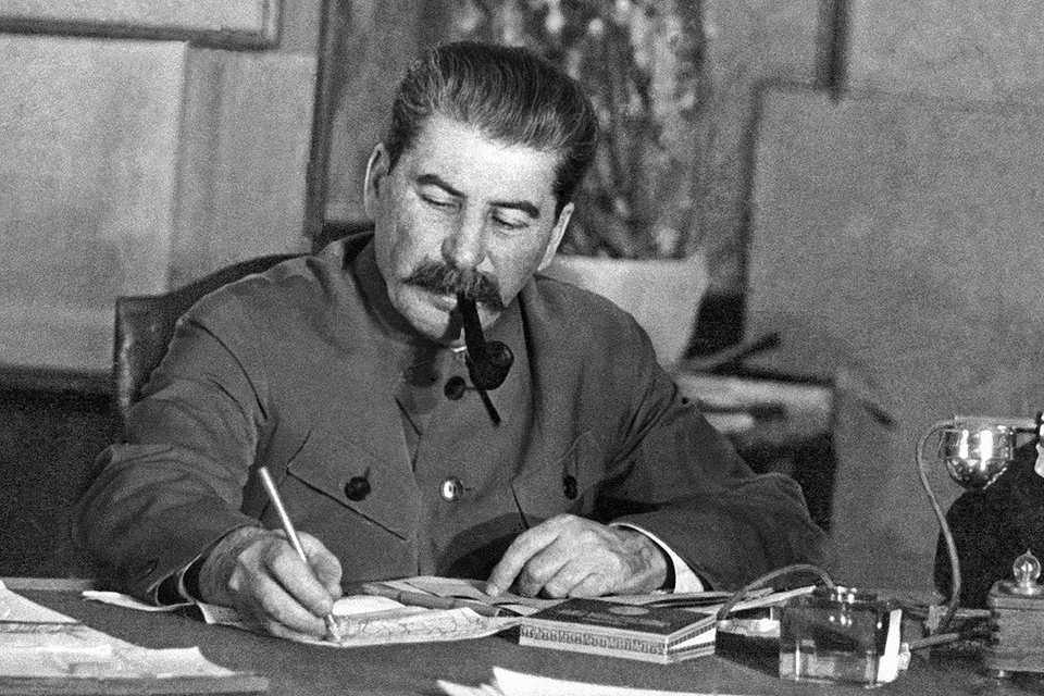 Генеральный секретарь Всесоюзной Коммунистической партии (большевиков) Иосиф Виссарионович Сталин. Фотохроника ТАСС