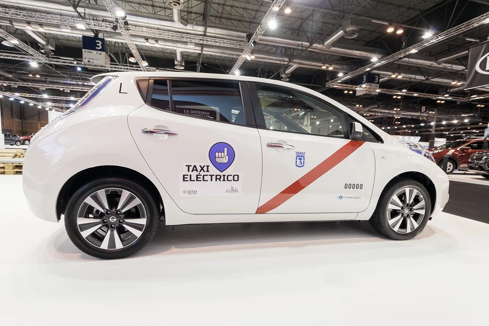 Nissan LEAF 30 кВт/ч отличается от своего предшественника увеличенным на 26% пробегом и дальностью хода в 250 км без подзарядки. Фото Nissan