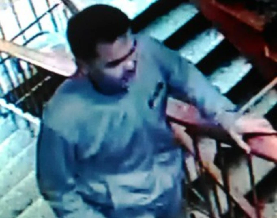 мальчика заперли в гараже. в якутии задавили автослесаря. жить в гараже. пьяный гараж. мальчика заперли в гараже.