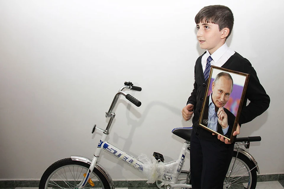 Ребенок искренне хотел помочь своей стране. Фото: pravitelstvori.ru