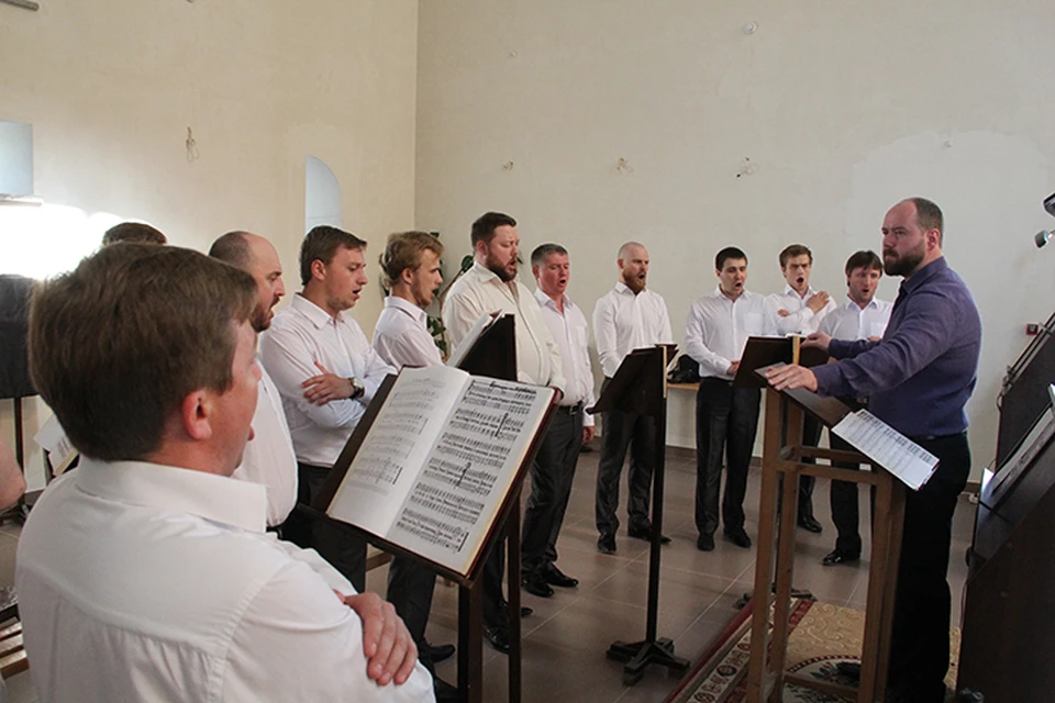 Коллектив Русской православной церкви выступает в рамках дней культуры России в Кыргызстане.