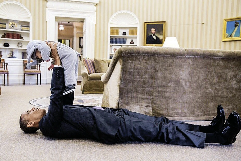 Уже через несколько месяцев у Обамы будет больше свободного времени, которое он сможет тратить на семью, вместо того чтобы насаждать демократию по всему миру. Фото: facebook.com/WhiteHouse