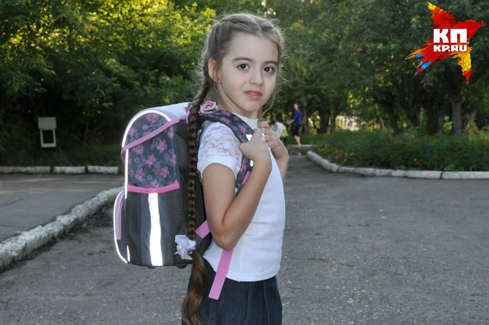 Сколько в этом году в Красноярске стоит собрать в школу девочку?