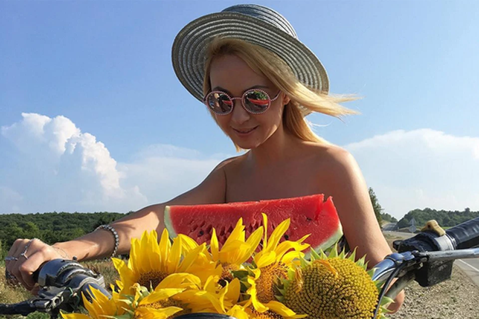 Яна утверждает, что придерживаясь арбузной диеты, за 3 дня можно сбросить до четырёх килограммов