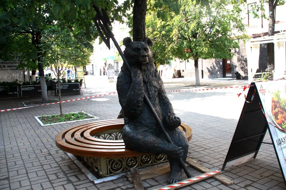 Новая скульптура в центре Ярославля.