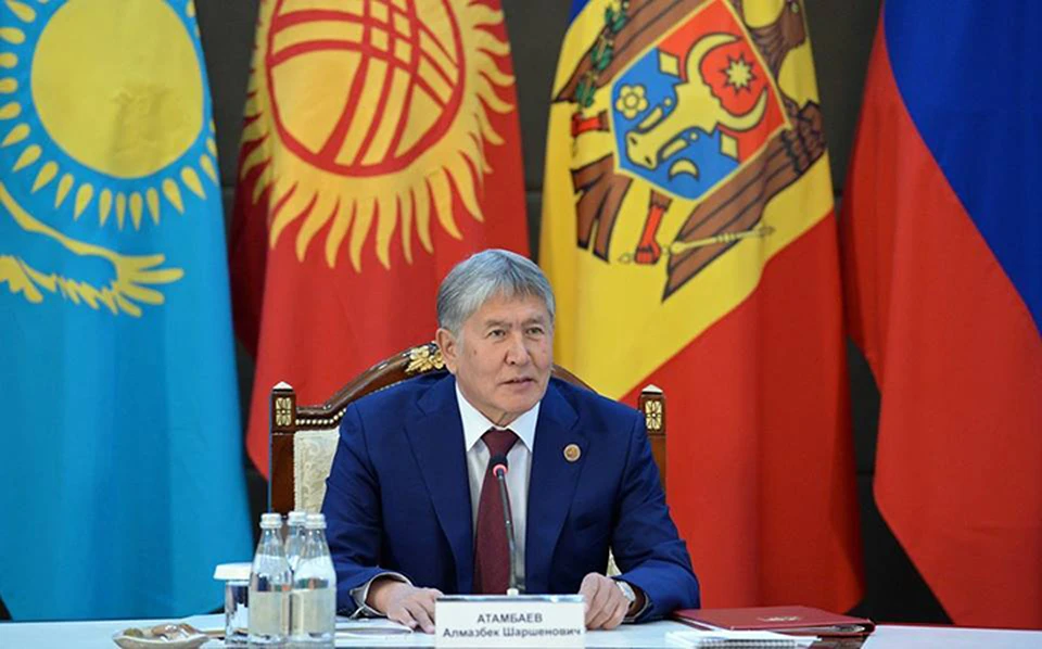60-летие президент Кыргызстана встретил на рабочем месте.
