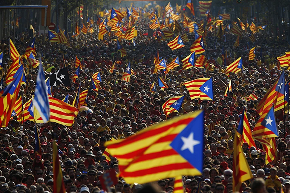 Bопрос о референдуме в Каталонии поднимается не впервые. Жителей провинции обижает, что каталонцев не признают как одну из наций Испании