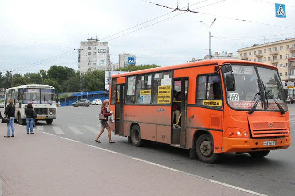 Почти 80% нижегородских водителей автобусов и маршруток отвлекаются на продажу билетов