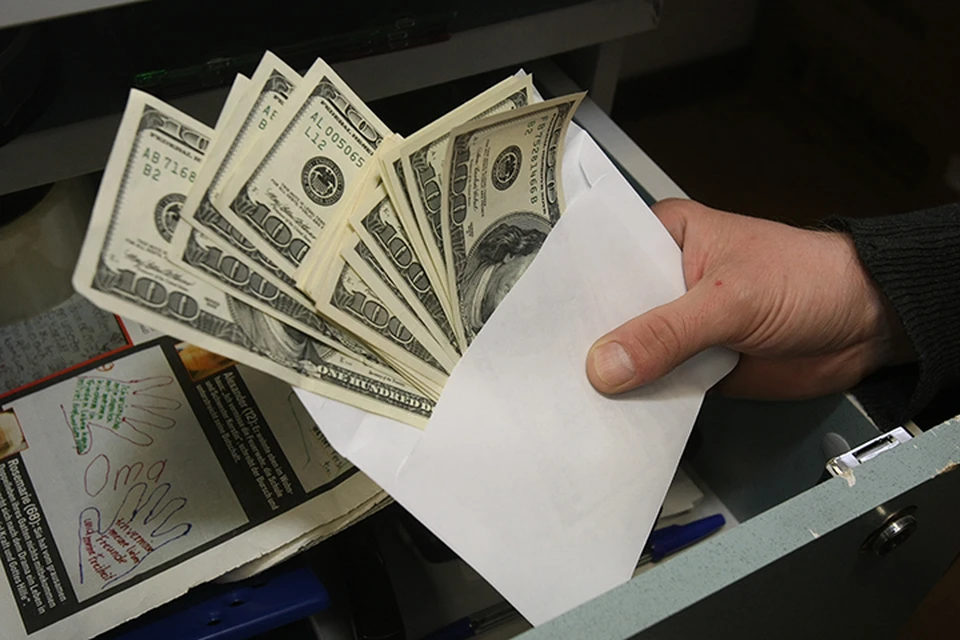 Зарплата в конвертах и черная бухгалтерия - реальность кыргызского бизнеса.