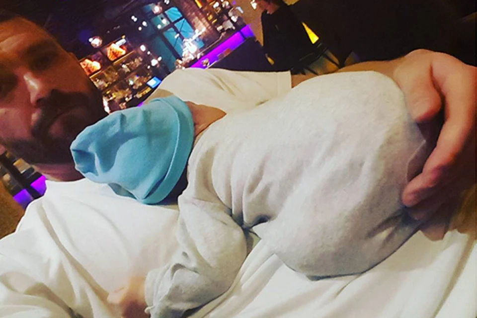 Первое селфи Владимира Кристовского с сыном. Фото: Instagram