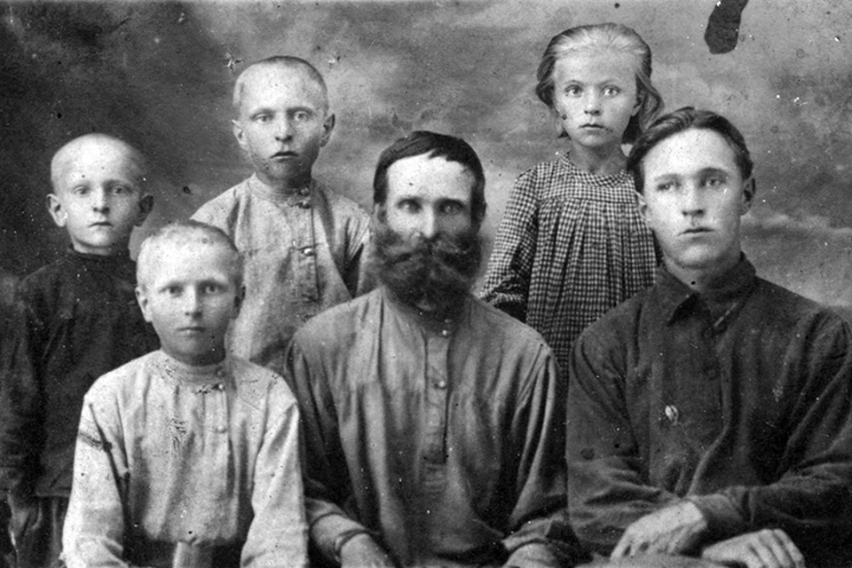 Степан Карагодин и его семья. Фото: Денис Карагодин/stepanivanovichkaragodin.org