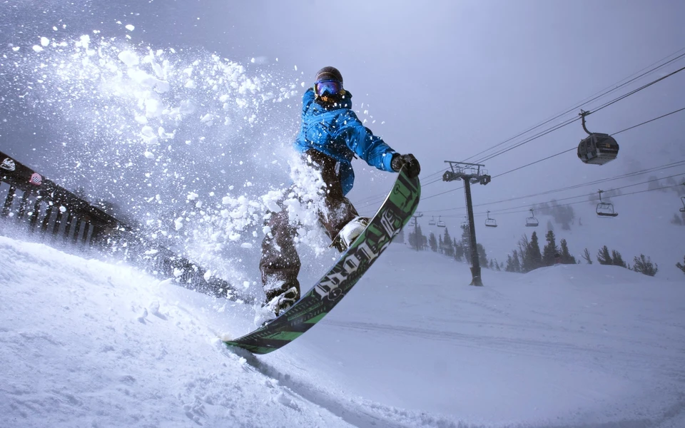 Сноубординг по праву считается одним из самых экстремальных зимних видов спорта