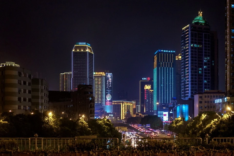 Небоскребы - неотъемлемый атрибут любого китайского города