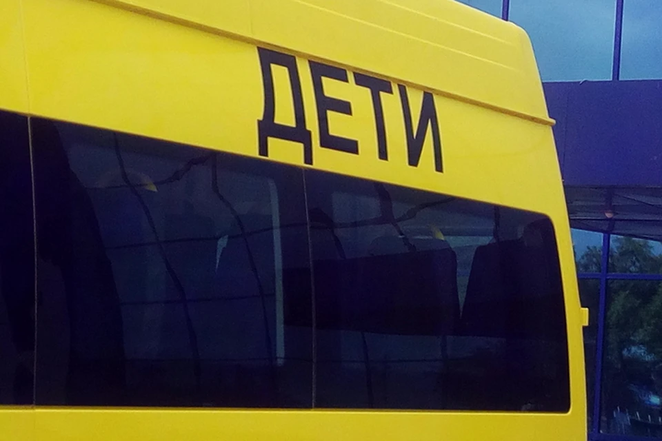 В Ханты-Мансийске со стоянки скатился автомобиль, в котором находились дети