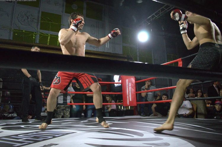 Турнир «BARS Night Battle» порадовал белгородцев зрелищными и бескомпромиссными поединками