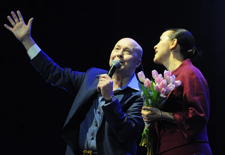 Армяндық порно Үлкен еріндері бар әйелдердің қатысуымен онлайн порно видеолар