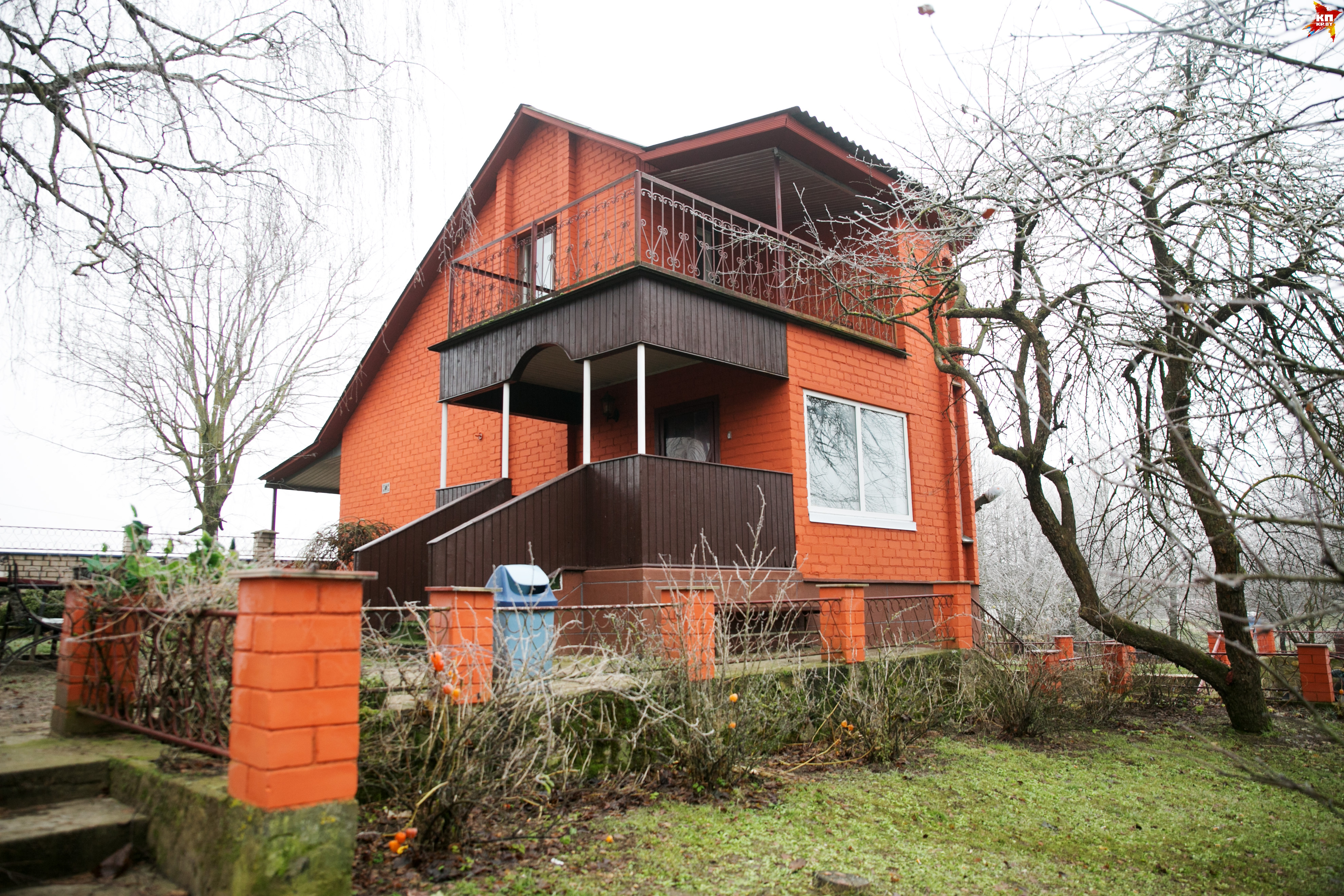 Дом семьи Празецких полностью перекрасили.