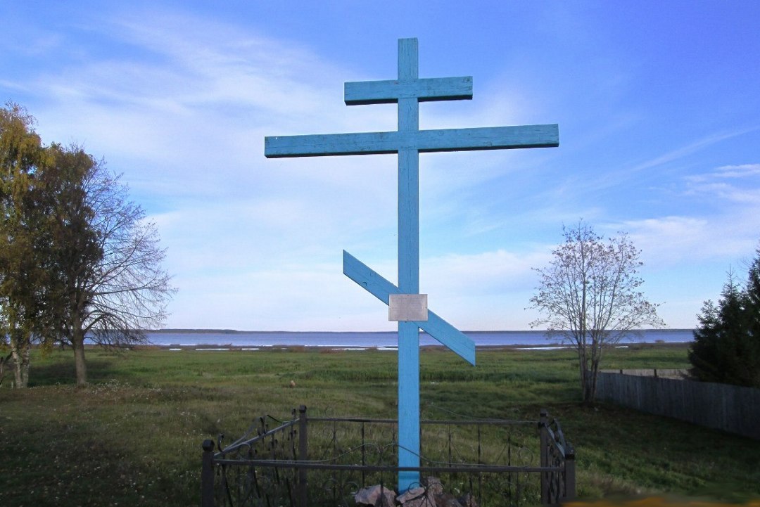 Крест - на границе между тем и этим городом. Фото: Татьяна Вавилова