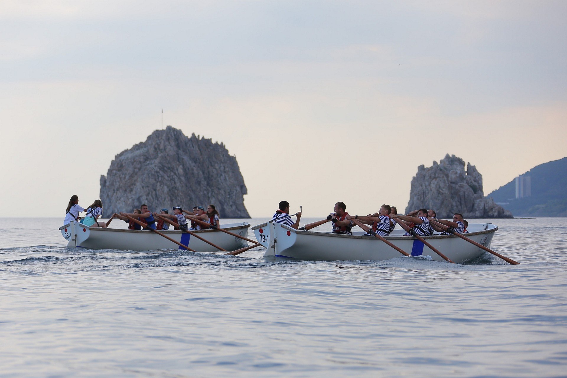 Адалары — два островка в Черном море недалеко от берега. Фото: пресс-центр МДЦ «Артек».