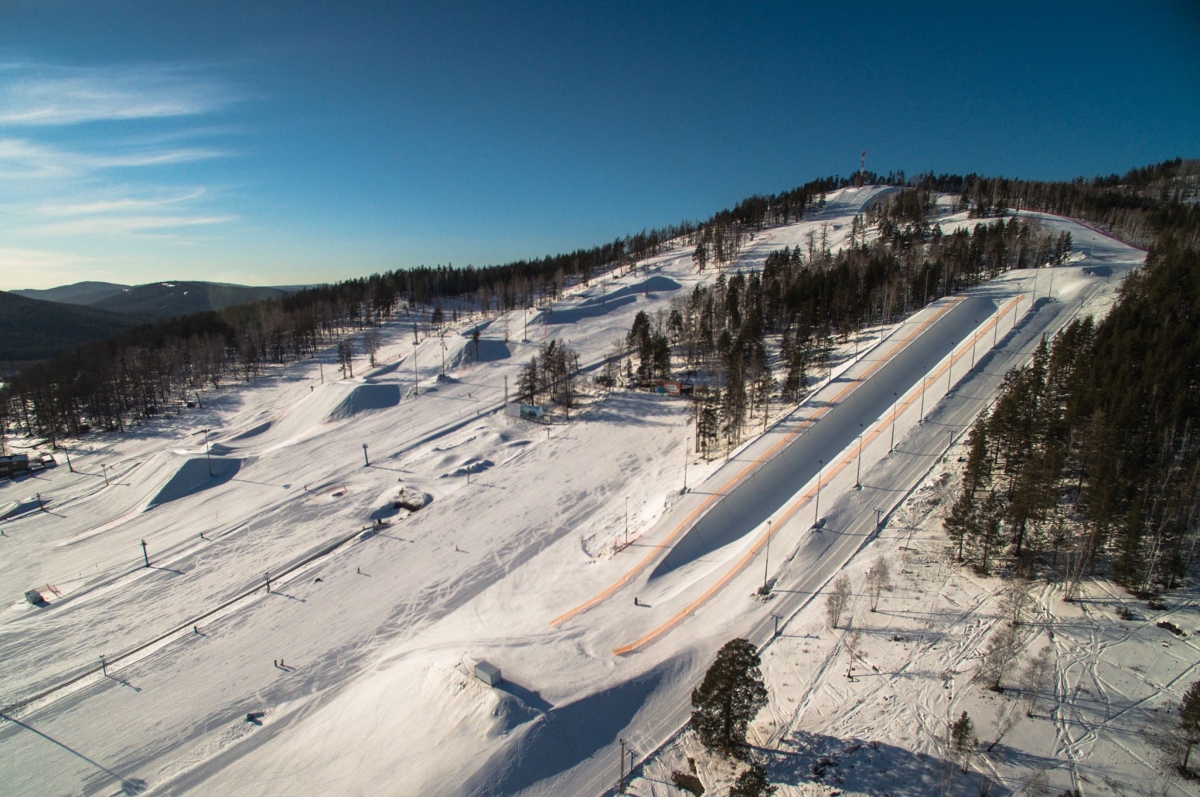 «Солнечная долина» - 12 горнолыжных освещенных трасс