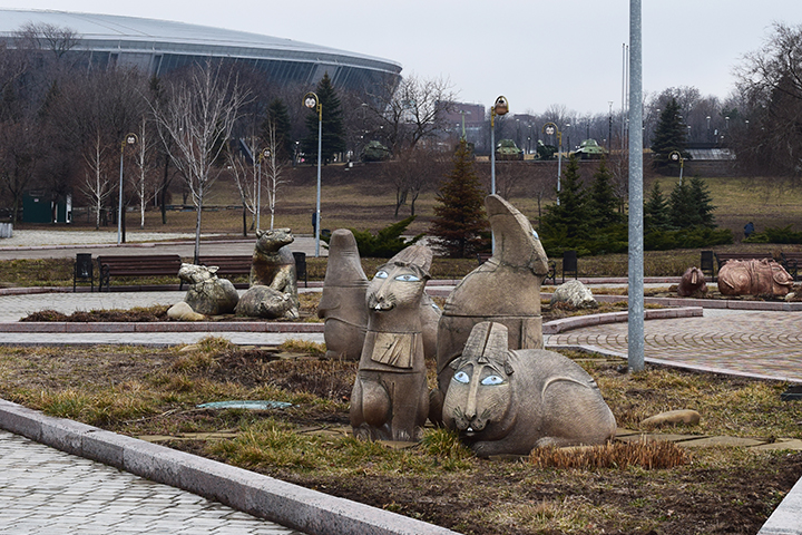 Вот таких забавных зайчиков и других животных можно здесь увидеть
