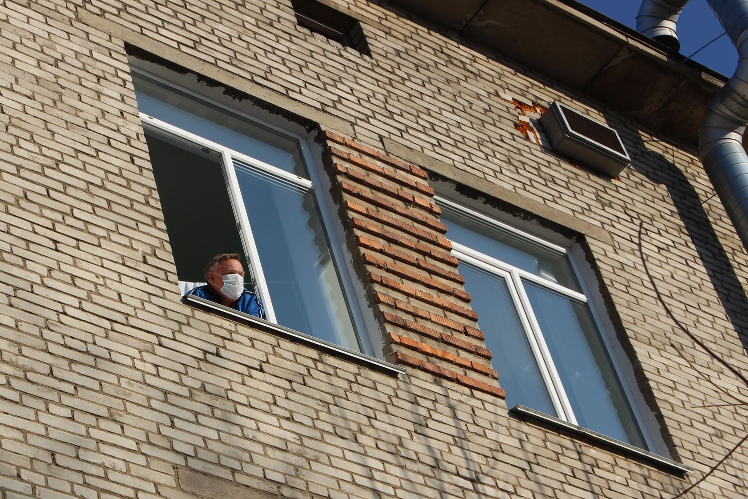 «Комсомолка» пообщалась с пассажиров лайнера, который находится на карантине в больнице Владивостока