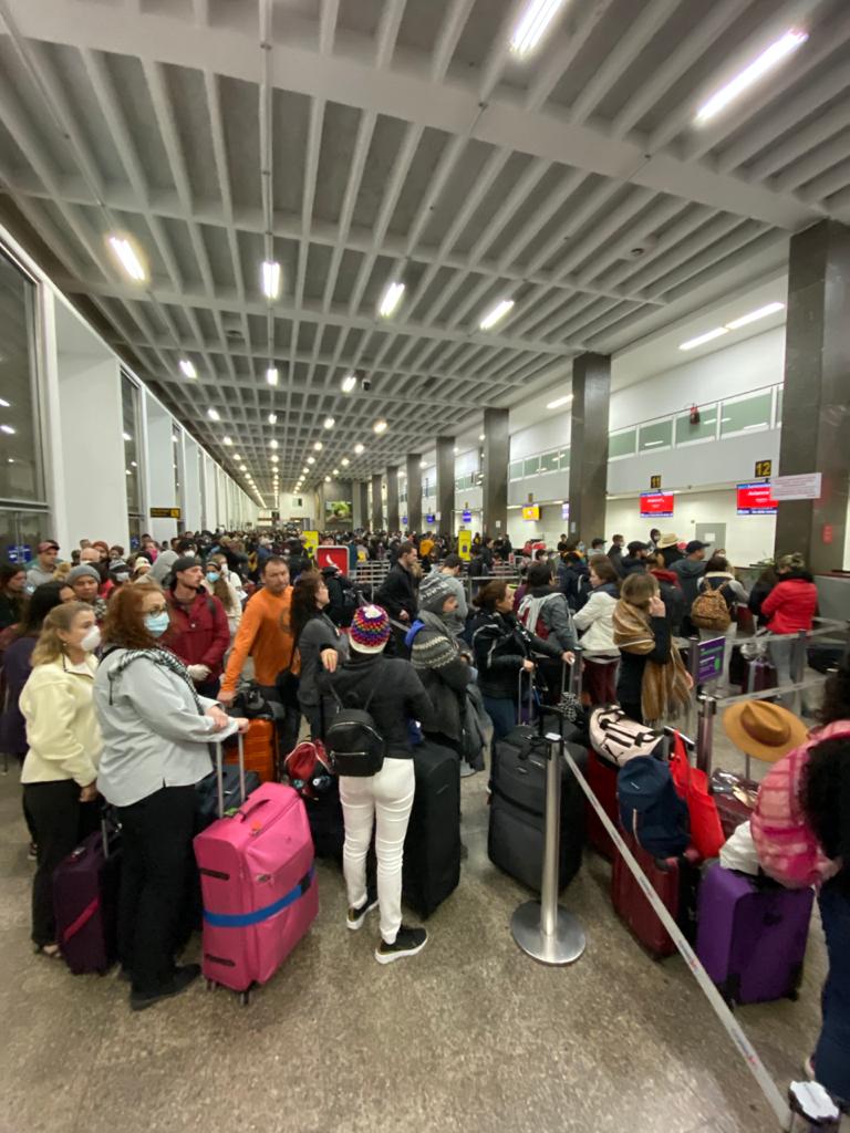 В Перу полностью закрыли границы, влететь и вылететь из страны невозможно