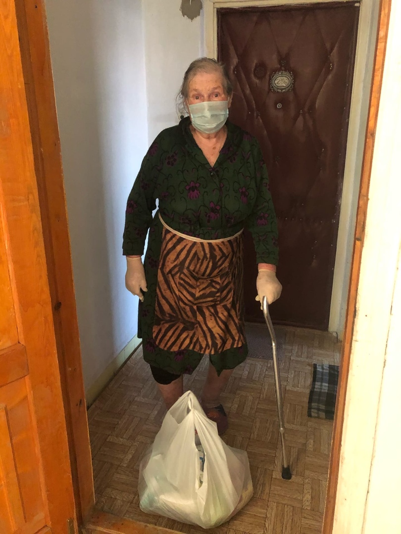 Пенсионеры часто оказываются в трудном положении не только из-за вируса. Фото: "Добро мира - волонтеры Крыма"