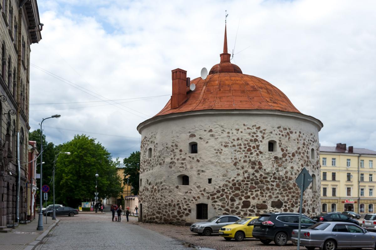 Каменная Круглая артиллерийская башня, сохранившаяся от Выборгской крепости