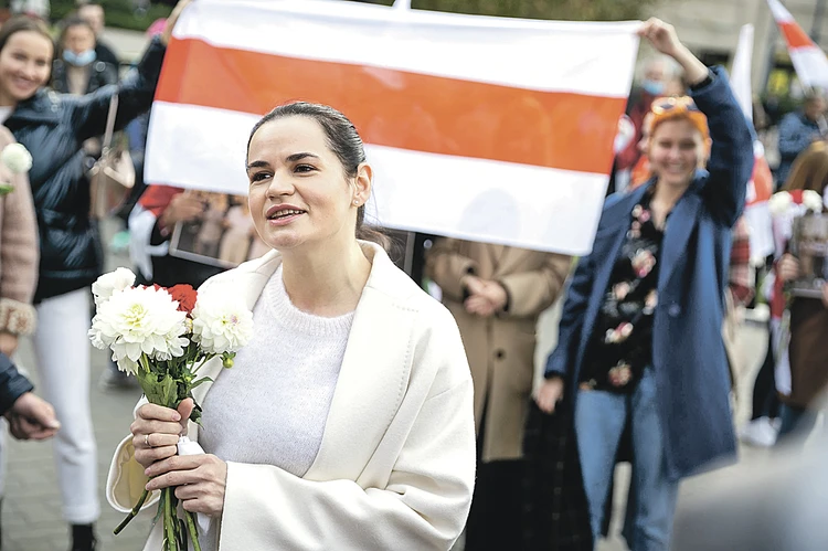 Алдыңнан артқа қарай секс фото