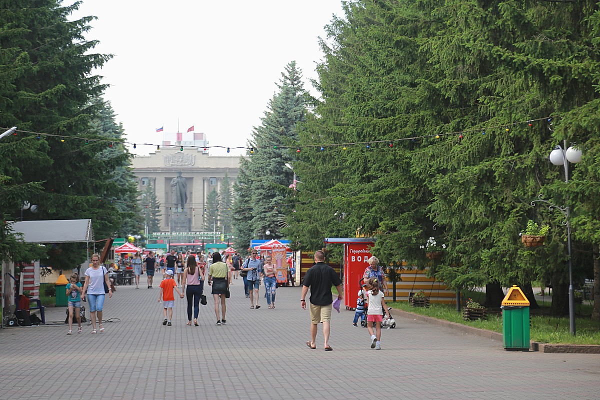 Г красноярск горька. Парк Горького Красноярск. Центральный парк им Горького Красноярск. Г Красноярск парк Горького. Центральный парк Красноярск 2020.