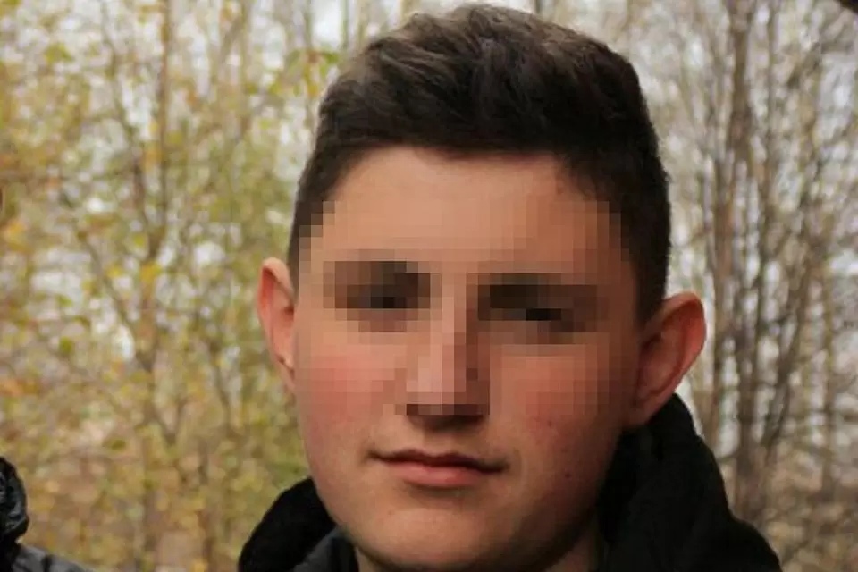 Дима отдыхал на берегу вместе с другом и его родителями. Фото: соцсети