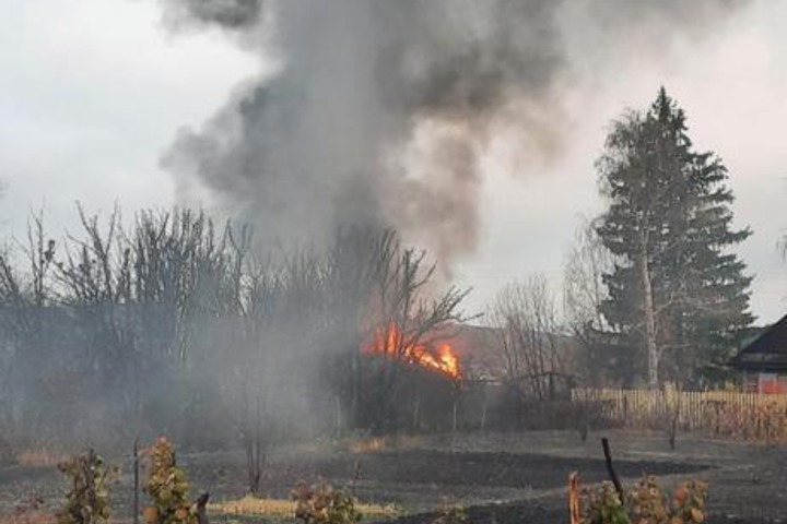 Третью ночь в Подгорах горят дачи