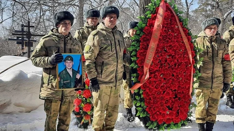 Ефрейтор Максим Пустозвонов до армии играл за команду дублеров "Крыльев Советов"