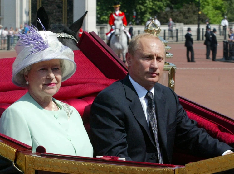 Елизаветы II и Владимир Путин.