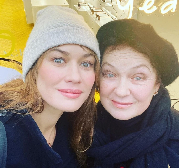 Шила Стайлз және Феникс Маримен порно