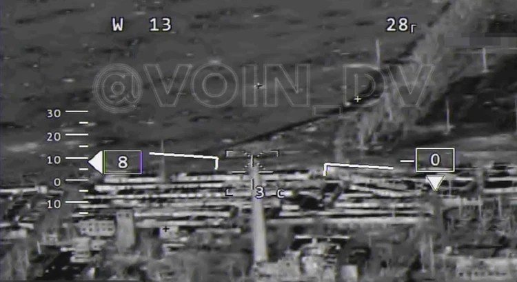 Средства объективного контроля передали скупую черно-белую картинку попадания «изделия» в верхушку трубы, точно по электронным «глазам» и антеннам.