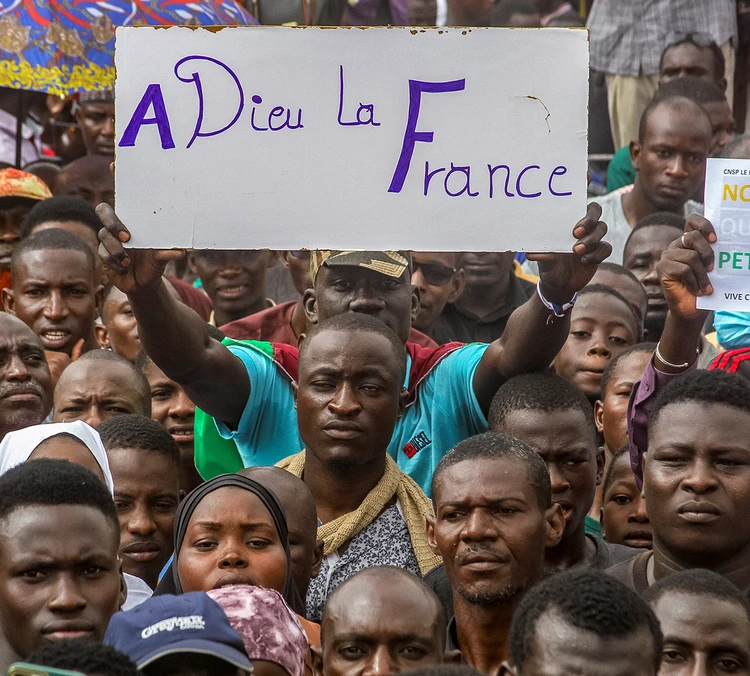 En Níger, a Francia se le dijo "Adieu", lo que claramente no era del gusto de París.