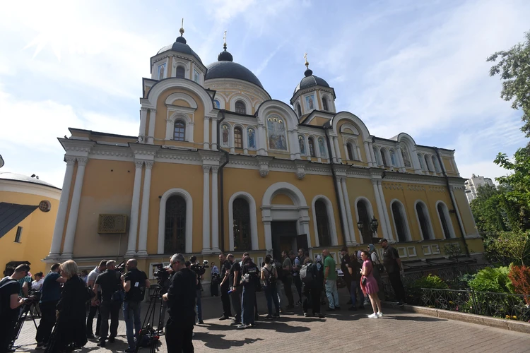 Покровский монастырь - одно из самых намоленных мест в Москве