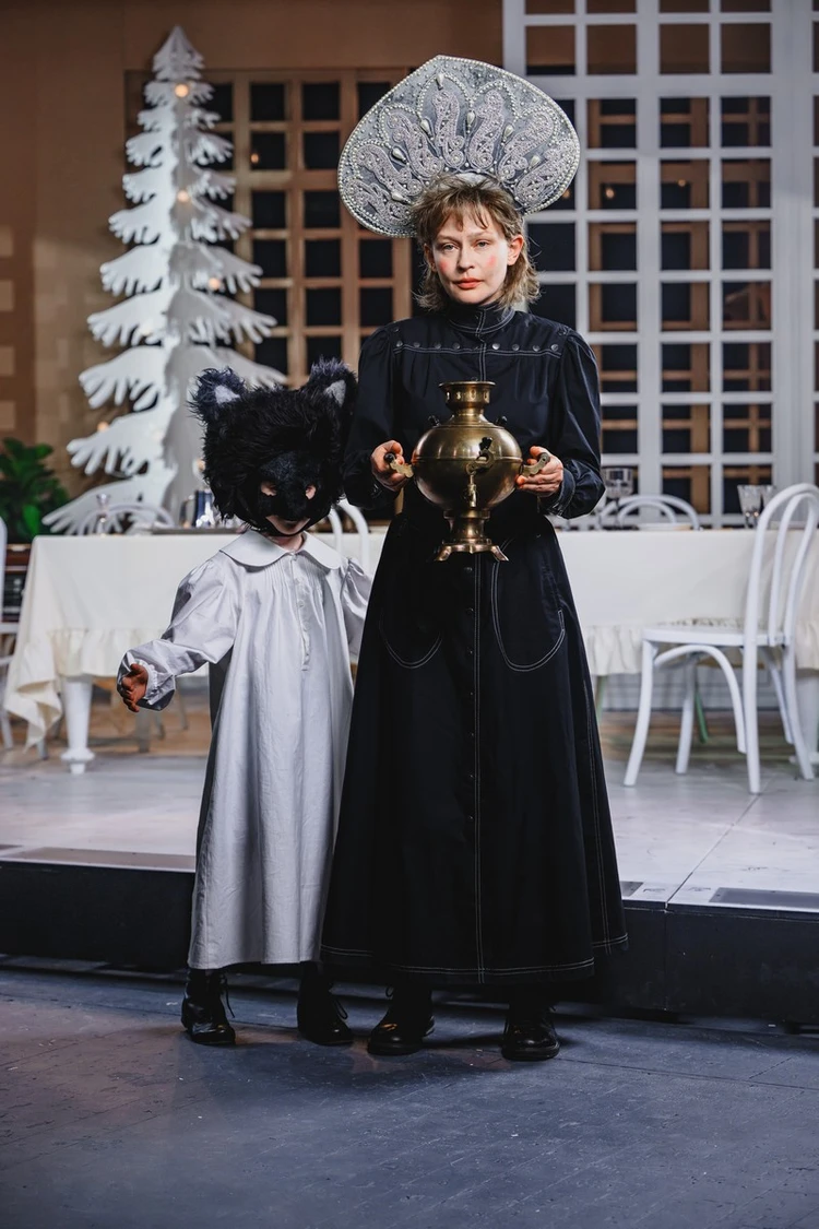 Ұстаңыз шлюха және оған сіздің шарларыңызды жалап порно