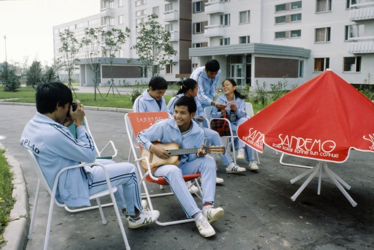 Спортсмены из Лаоса во время отдыха. Фото: Мастюков Валентин, Соболев Вален.