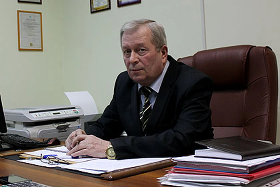 авиатор заводской саратов школа. директор школы авиатор саратов. мартенюк александр иванович летчик. авиатор директор. авиатор заводской саратов школа.