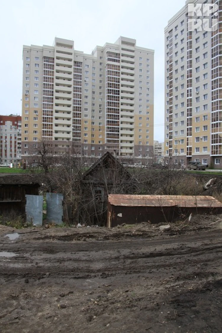 В Казани посреди новостроек стоит 