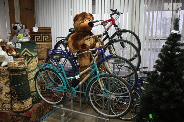 В местном универмаге.