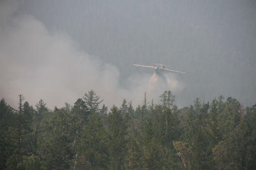 Самолет-амфибия Бе-200 на тушении пожаров на Байкале.