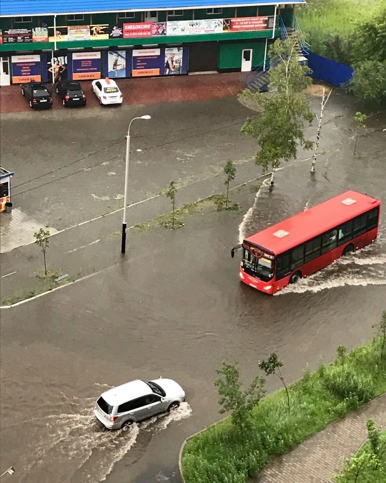 Вот, и на море съездили»: Сильный ливень превратил Хабаровск в Венецию -  KP.RU